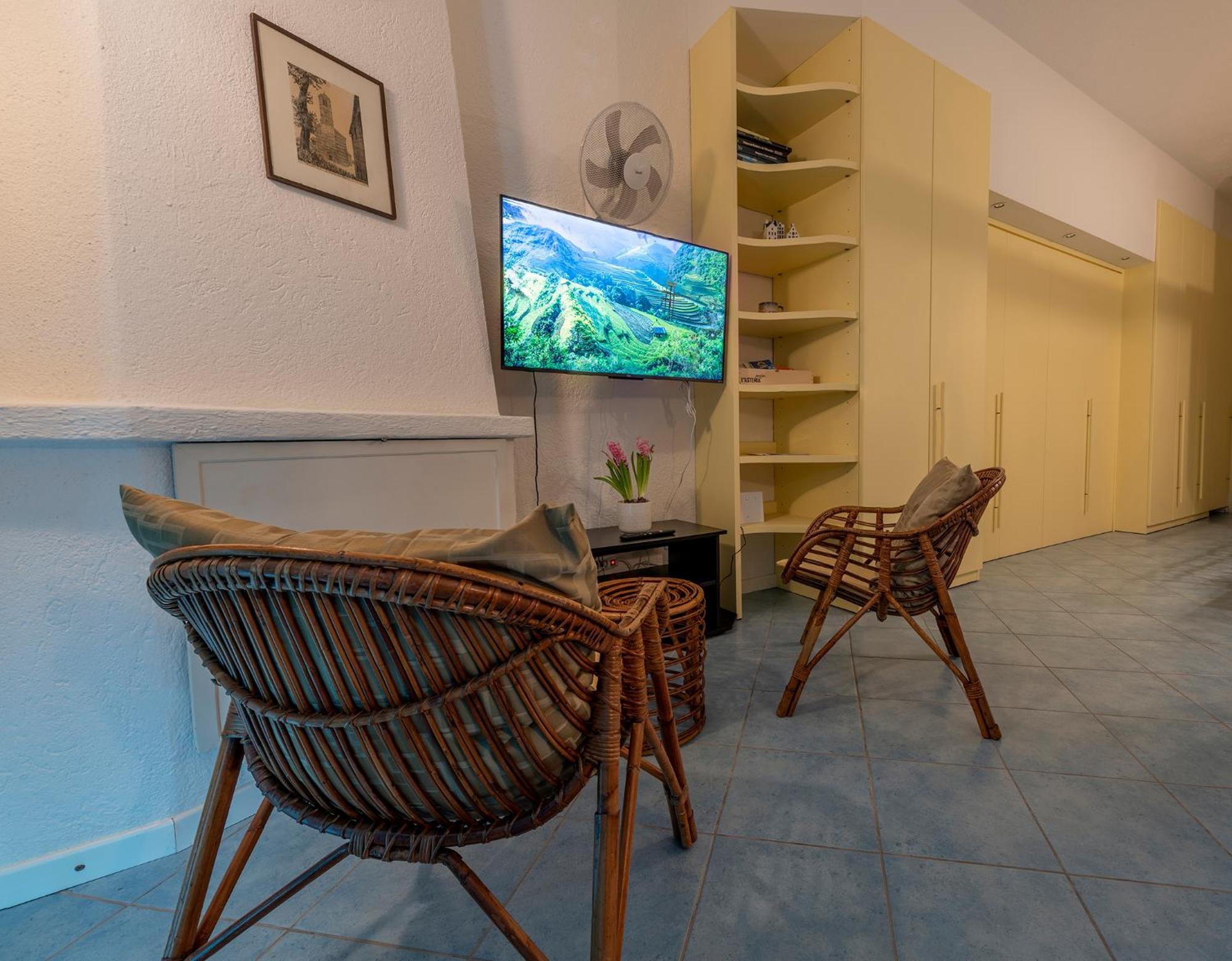 Emma'S House Apartment Lierna Bagian luar foto