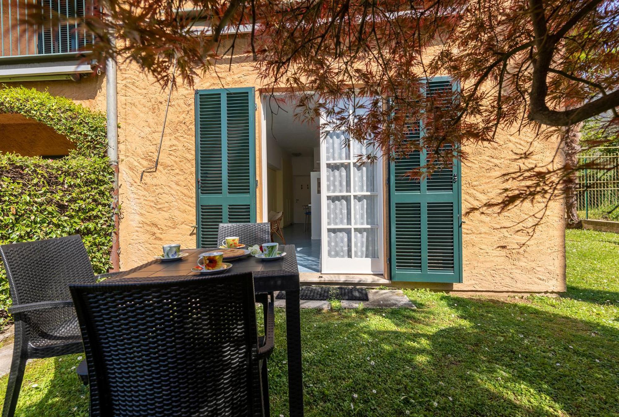 Emma'S House Apartment Lierna Bagian luar foto