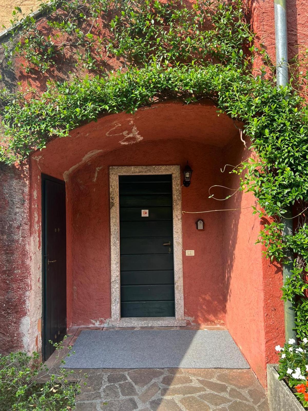 Emma'S House Apartment Lierna Bagian luar foto